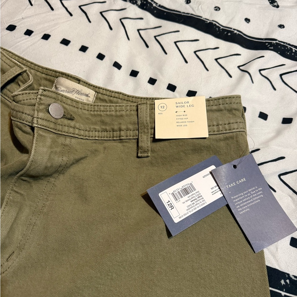 Olive Green Wide-Leg Pants - Picture 2 of 3